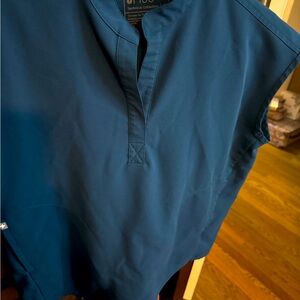 Deep reef Figs scrub set